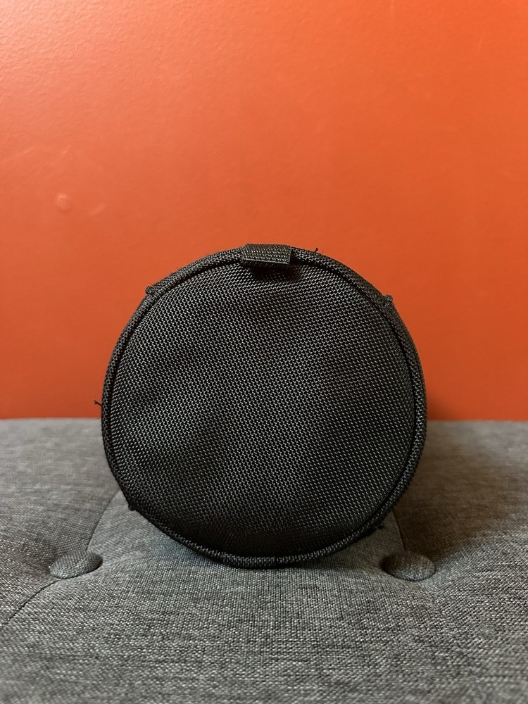 Nikon CL-M2 Lens Case (Black) EUC