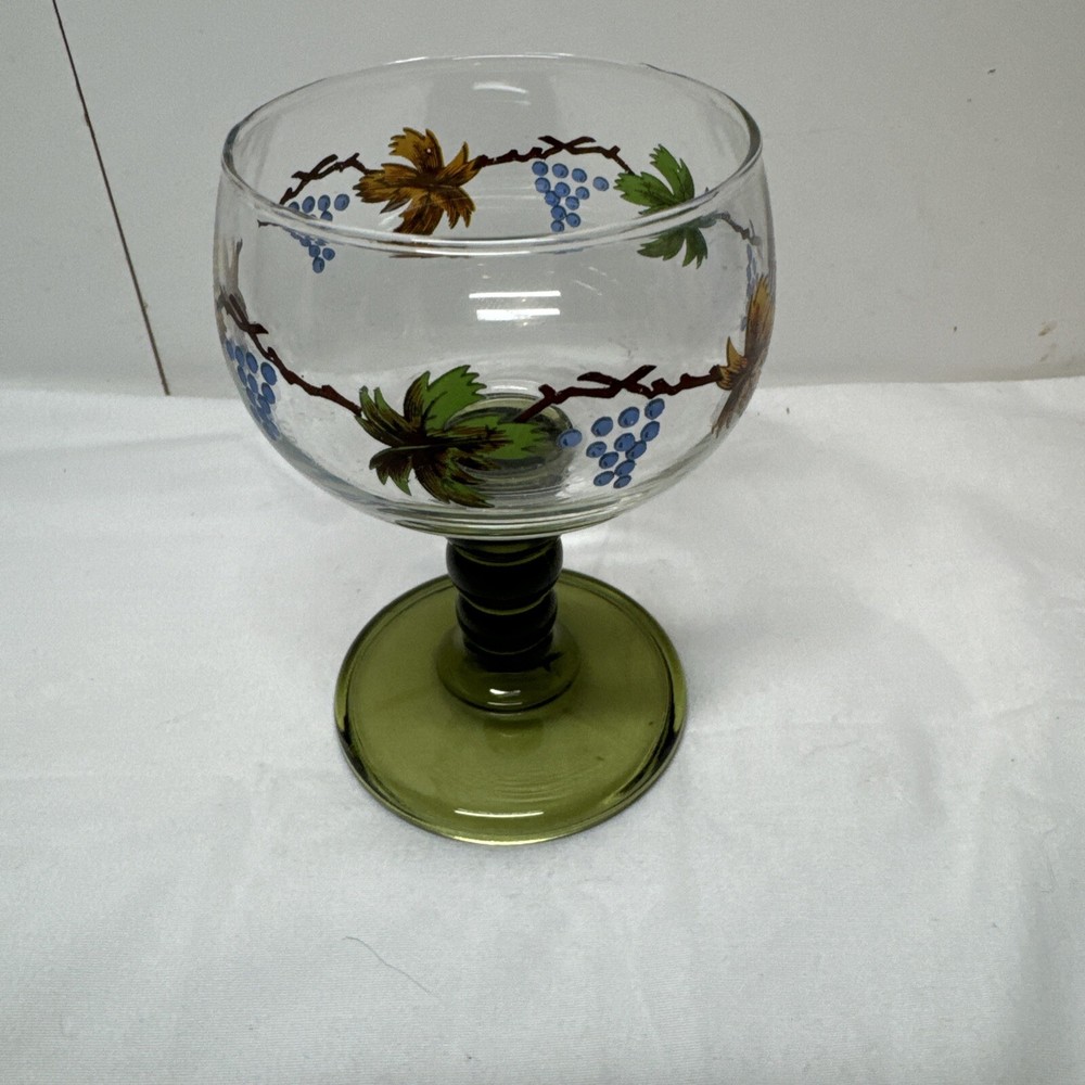 Vintage Grape Leaf Green Stem