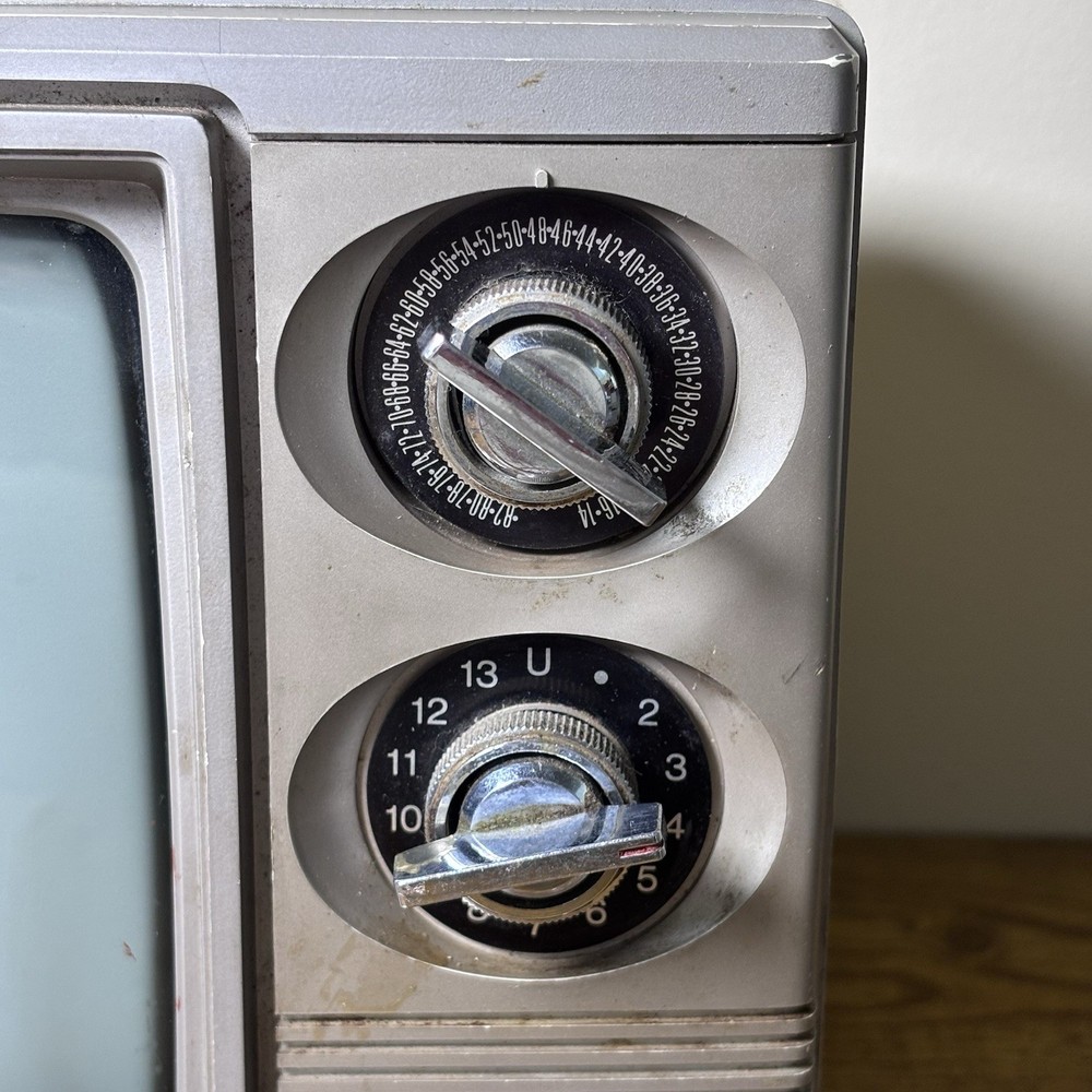 Sears Solid State 9" Television 1983 TV 401.50000250 Turns On - SEE DESCRIPTION