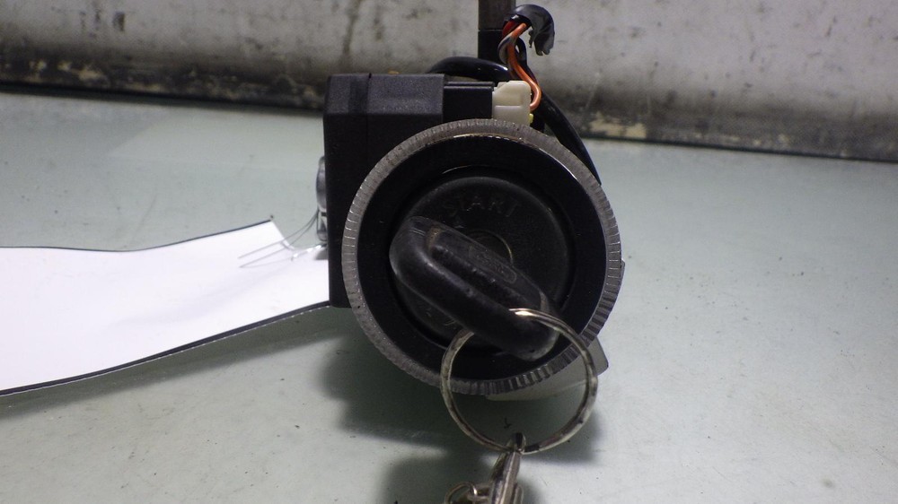 00 NISSAN MAXIMA Ignition W/Key