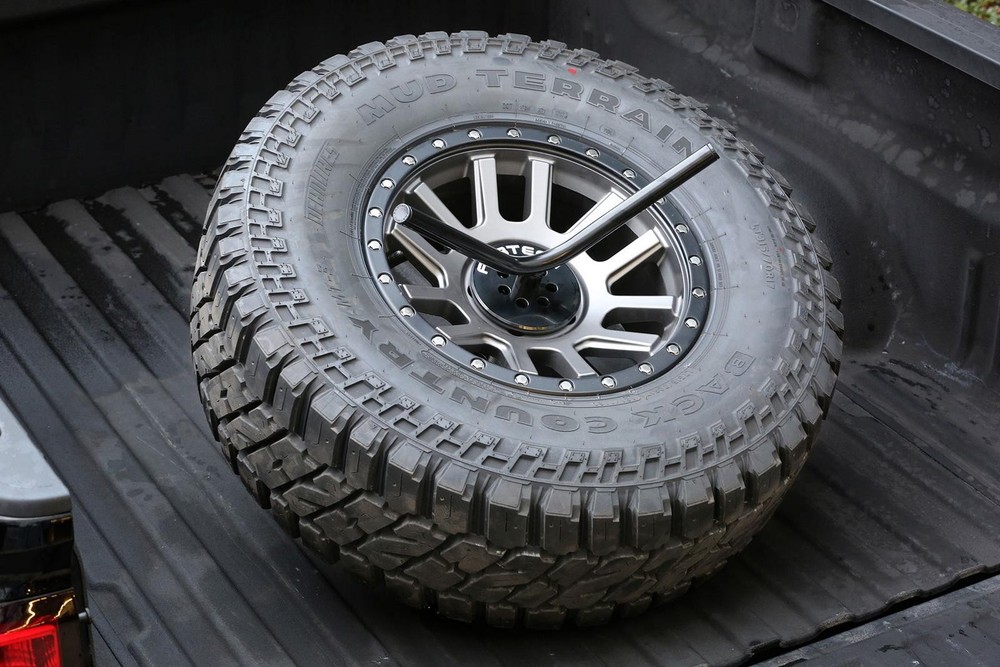 Fabtech Spare Tire Mount Kit | FTT10002BK