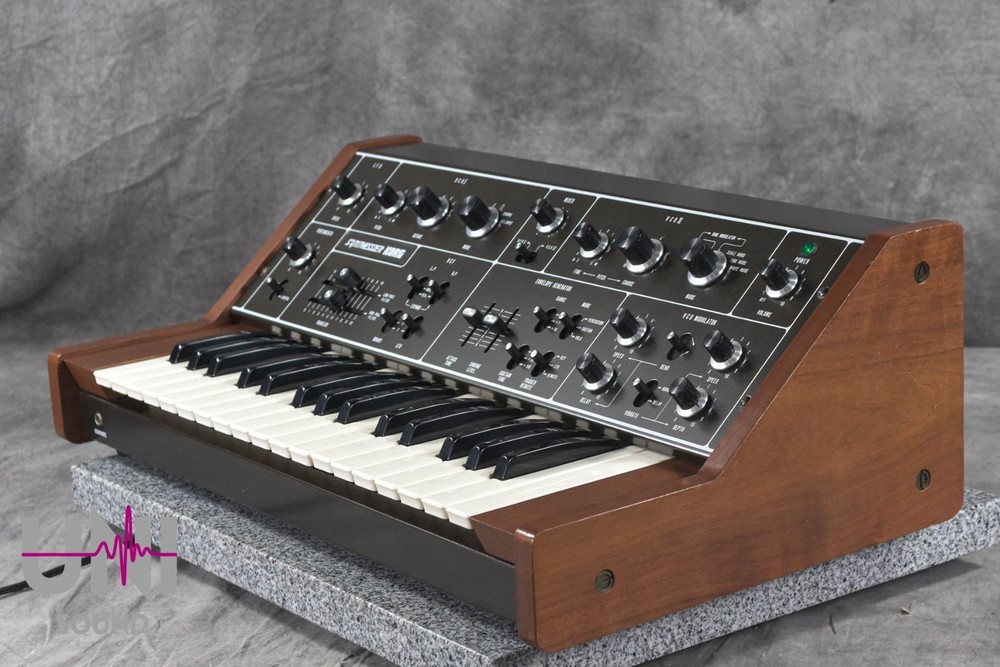 KORG 770 Electronic Analg Synthesizer in Excellent condition