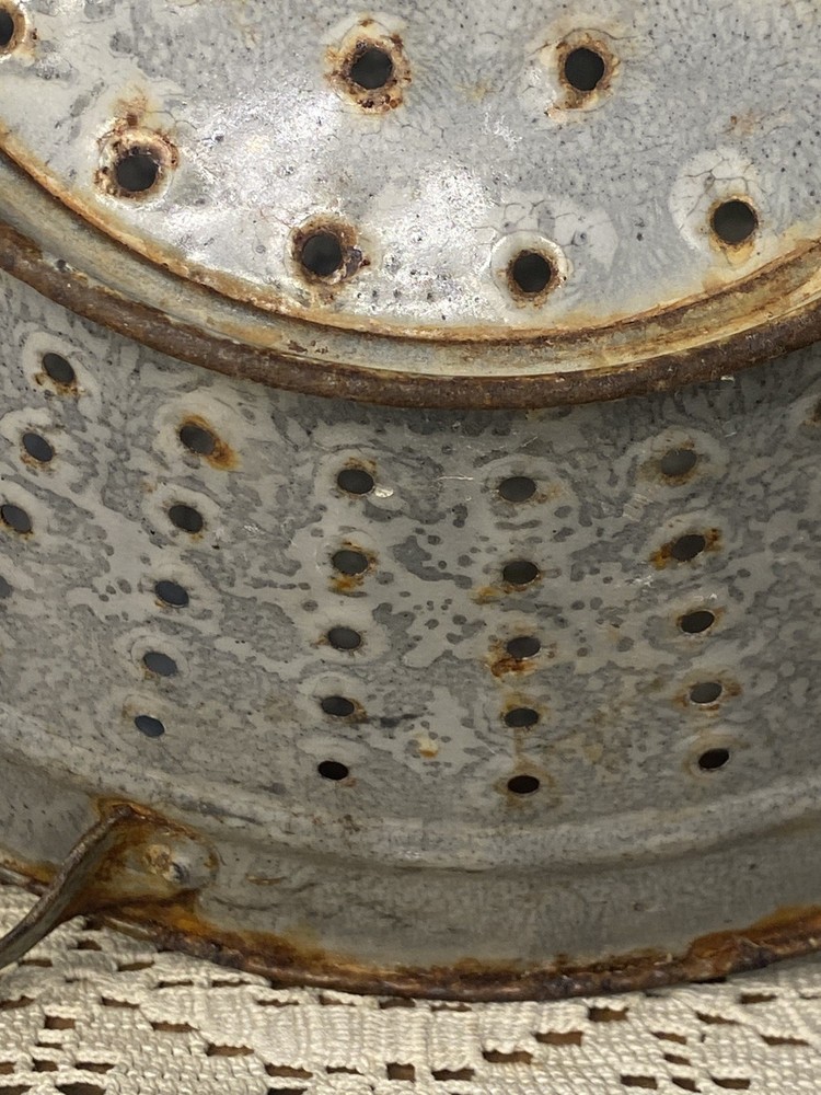 Vtg 10.5" Graniteware Colander Enamelware Strainer Rustic Primitive Farmhouse