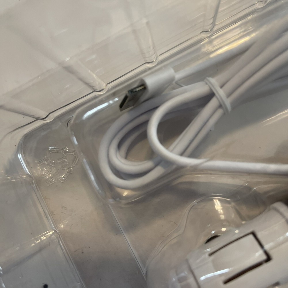 Splash resistant FM transmitter & charger for ipod 32 pin e10