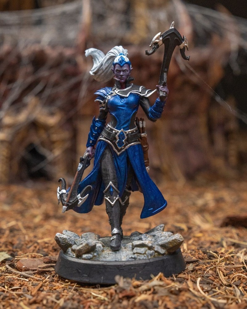 DnD Drow Fighter Livia Mini 32mm Scale TTRPG