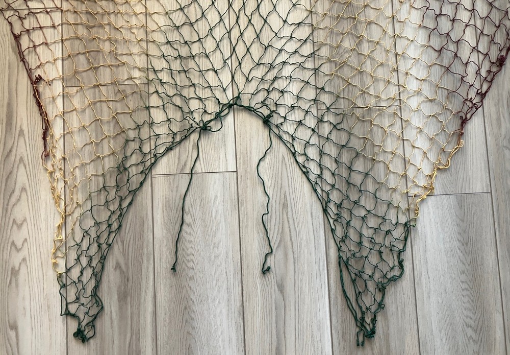 MULTICOLORED CAMOUFLAGE BODY NET