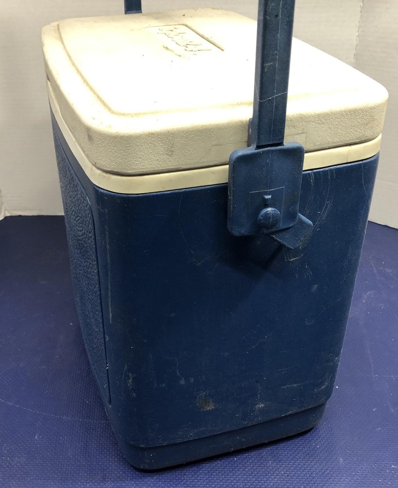 Igloo Legend 24 Cooler Blue White Vintage