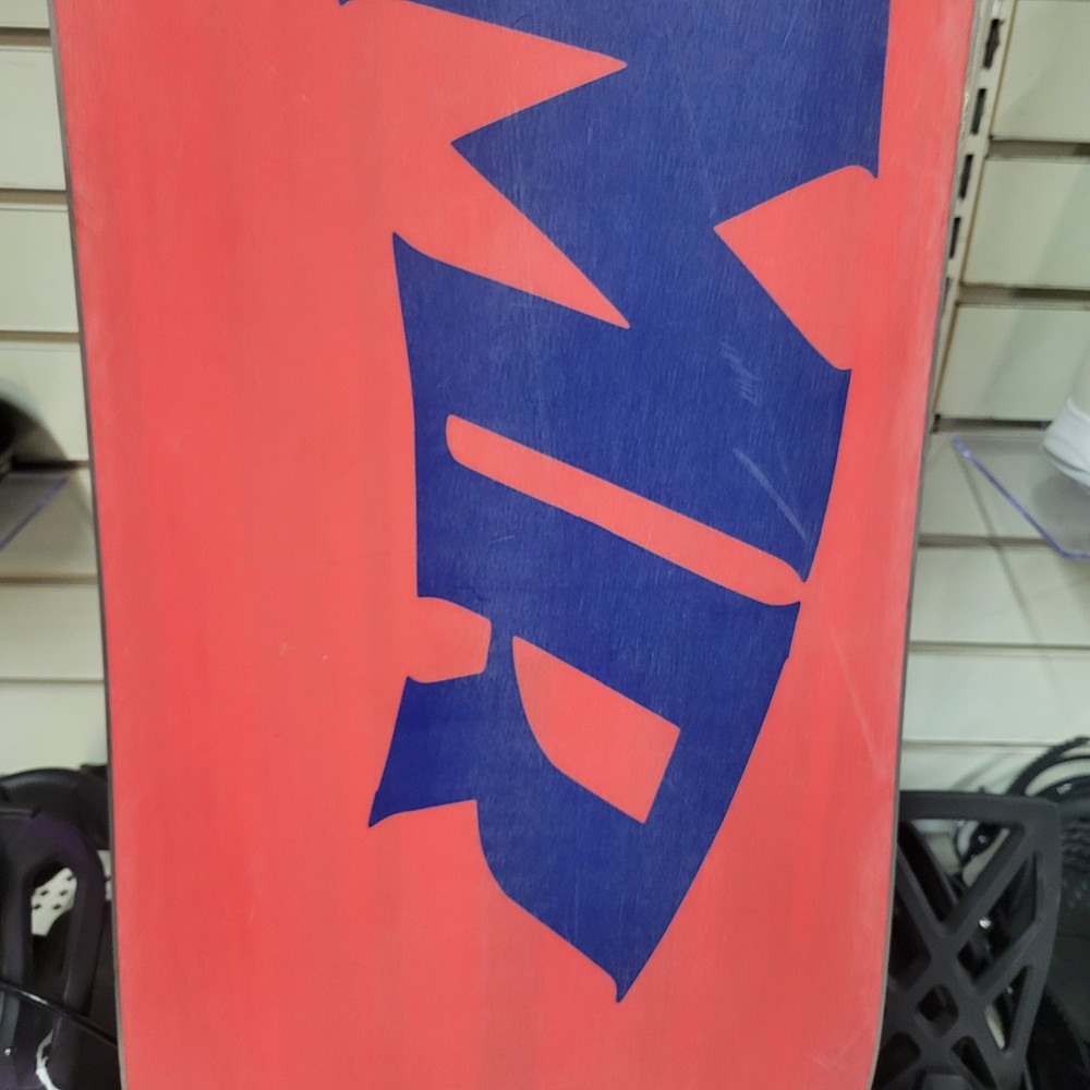 Never Summer Funslinger Snowboard 151CM - Ready to Ride Chips On Top Sheet