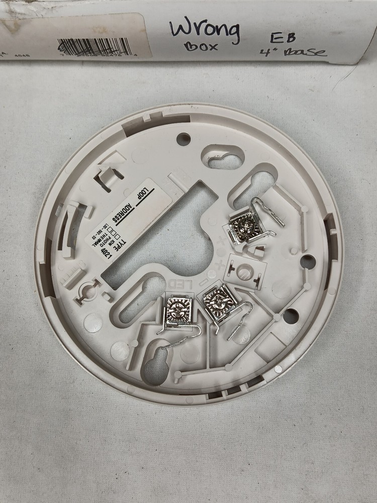 FIKE SYSTEM SENSOR EB BASE 4″ PLUG-IN DETECTOR BASES L01-1069-001 *Wrong Box*