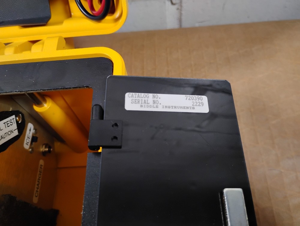 Biddle Versa-Cal Calibrator 720390- UNTESTED SURPLUS / POWERS ON