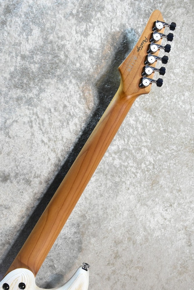 Ibanez PRESTIGE AZ2402AR COARSE GRAIN WHITE FLAT