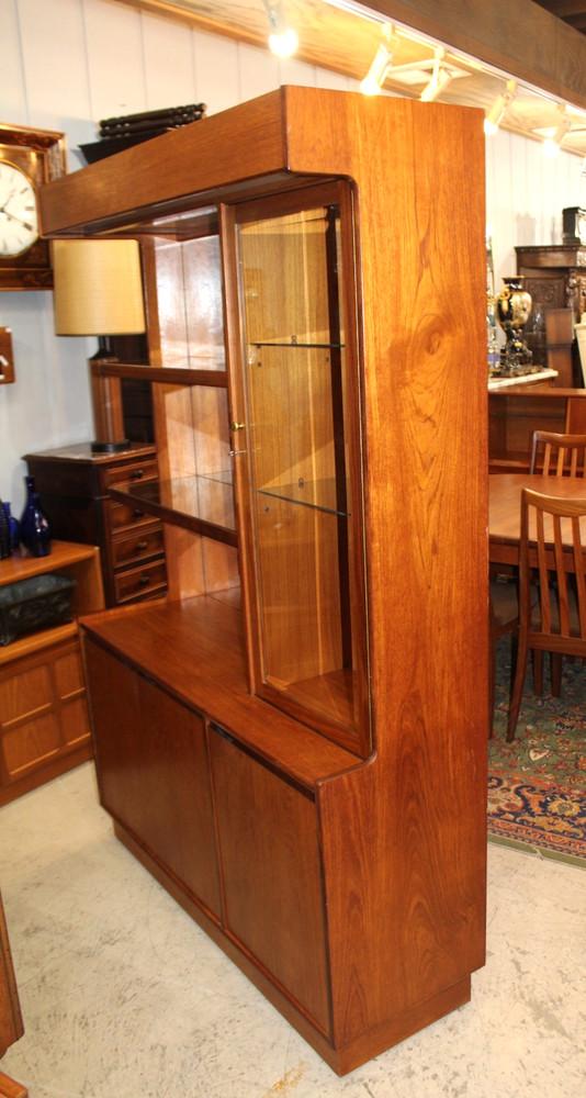 Mid Century Modern Teak Display Cabinet / Buffet / Sideboard W Light