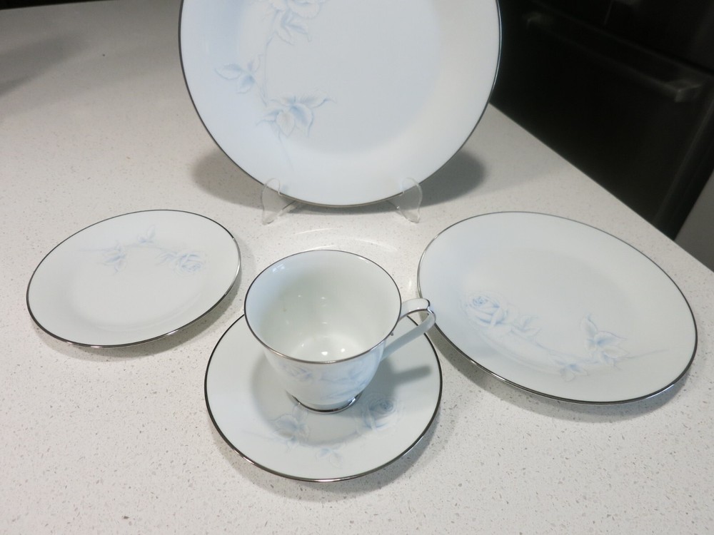 NORITAKE VIRTUE COMPLETE PLACE SETTING