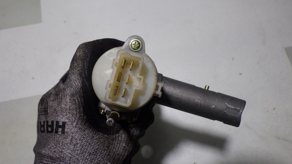 06 KIA SORENTO Ignition W/Key