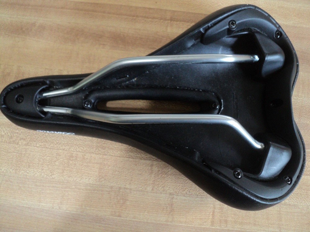 Bikeroo Split Bike Seat Bicycle Saddle never used
