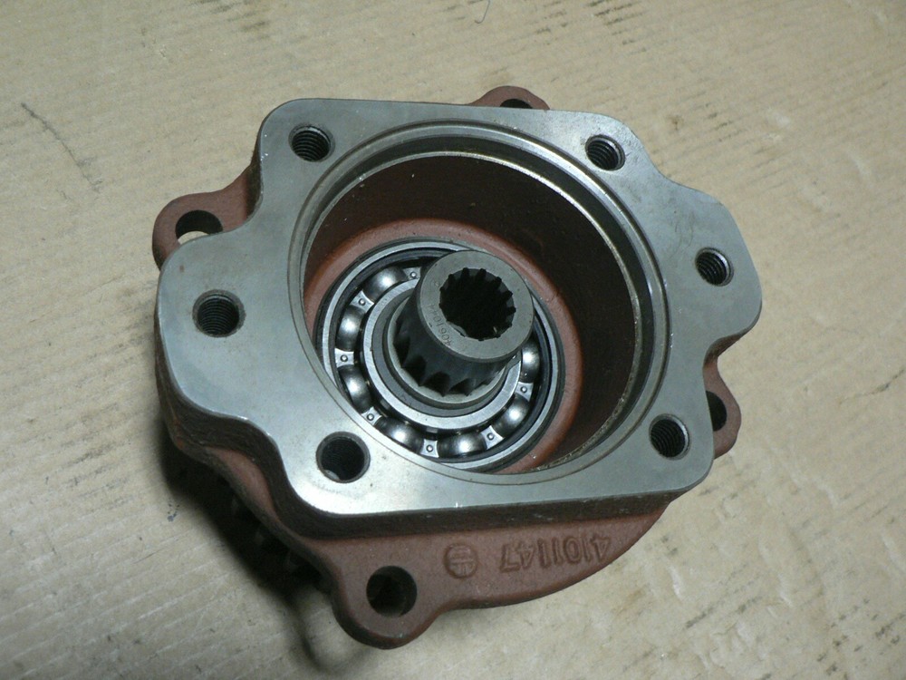 JOHN DEERE FUNK PUMP ADAPTER 4102089 4006273