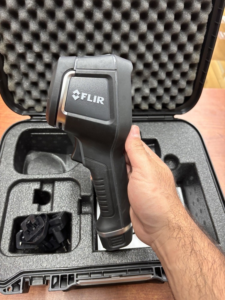 FLIR E4 2.0L XT Thermal Imaging Infrared Camera FLIR-E6390 GREAT CONDITION