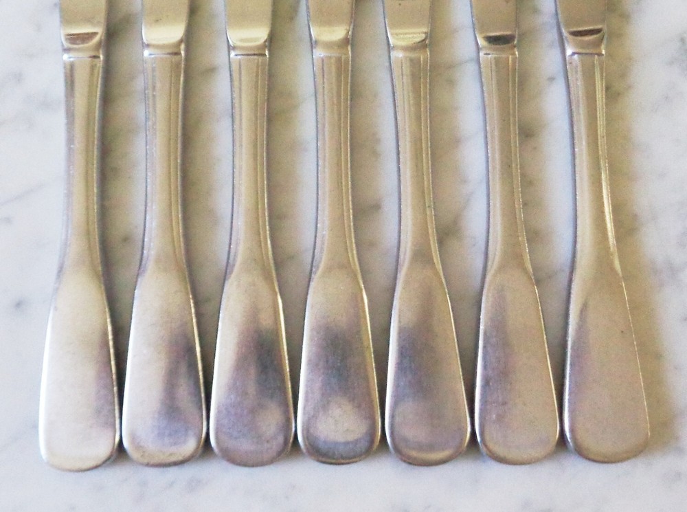 7 Oneida Colonial Boston Minute Men Stainless Steel Solid Handle Dinner Knives
