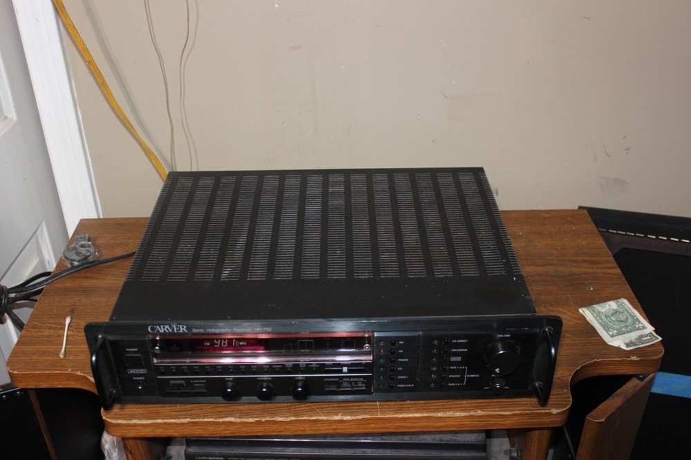 The Carver Receiver HR-752 Nice