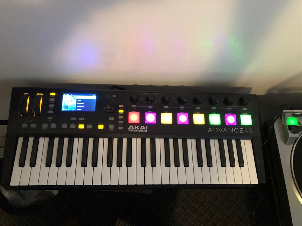 AKAI Advance 49 USB Keyboard Controller