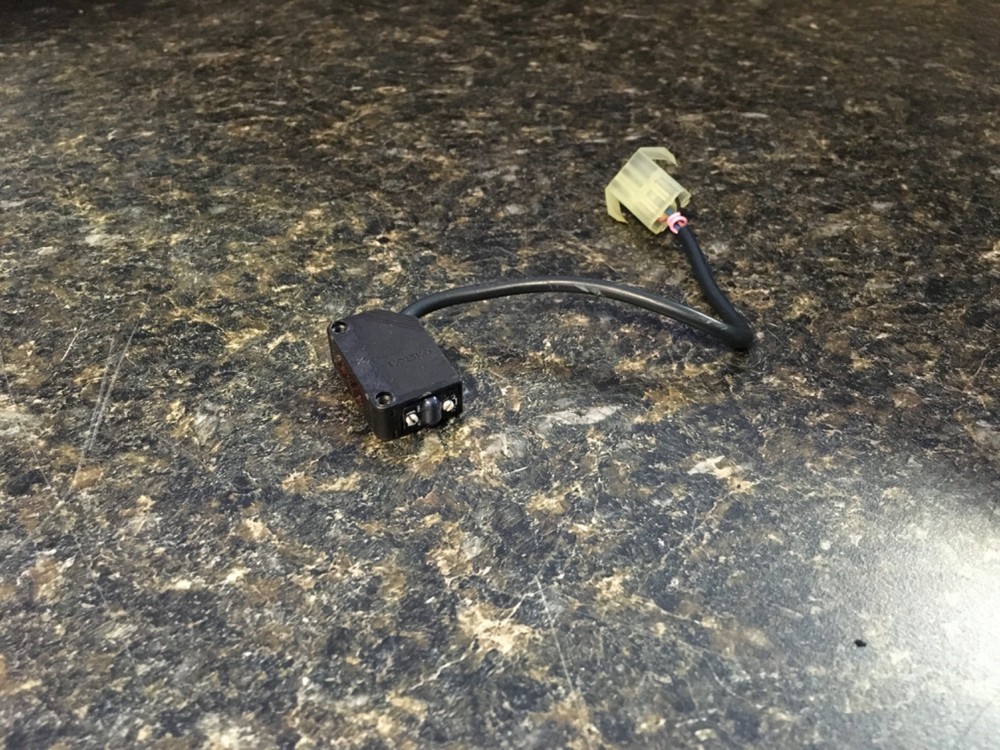 Omron E3Z-LS61 Rectangular Diffuse Photoelectric Sensor (KB)