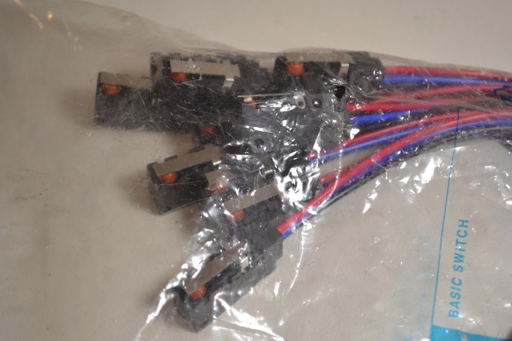 OMRON D2VW BASIC SWITCH Quantity of 10