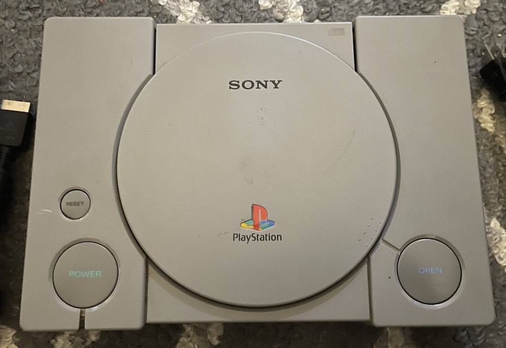 Sony PS1 Bundle (PlayStation 1)