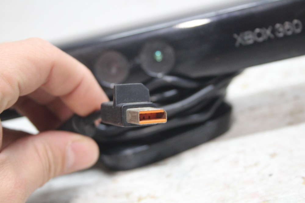 Official Microsoft Xbox 360 Kinect Motion Sensor Bar! ~ Works Great! Fast Ship!