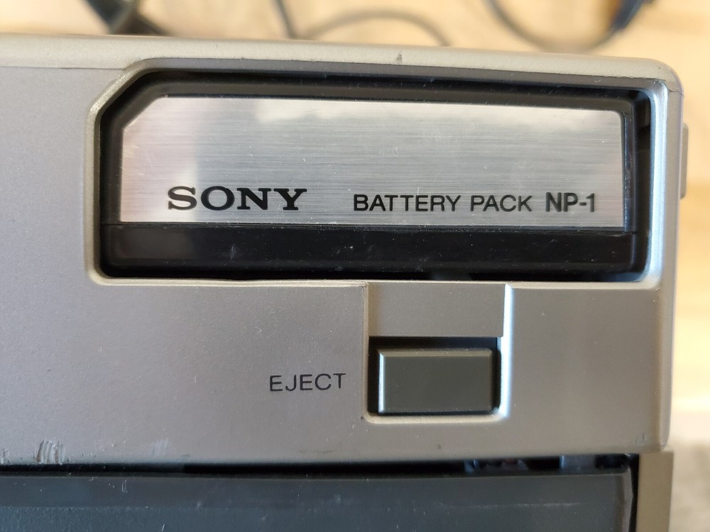 Sony SL-2001 Videocassette Recorder Portable Betamax With TT-200 Timer, UNTESTED