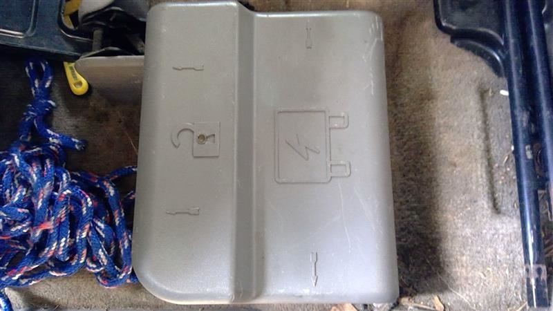 TRAILBLAZ 2006 Fuse Box Cabin 6537