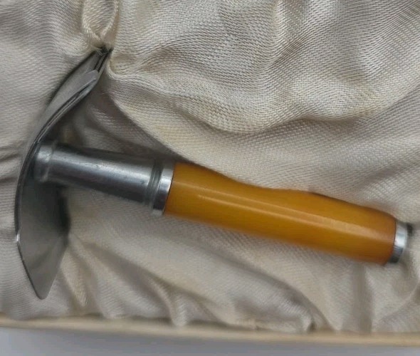 Debette Corn Safety Razor With Bakelite Handle