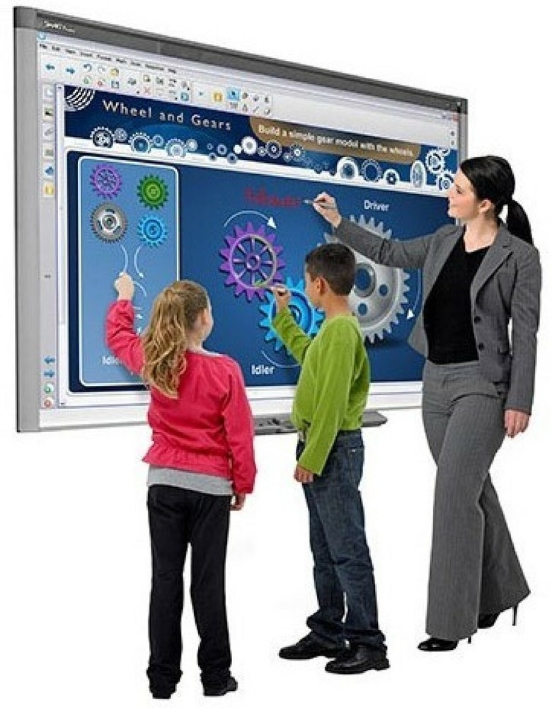 Interactive Smart Board SBX885 and Smart throw projector UX60