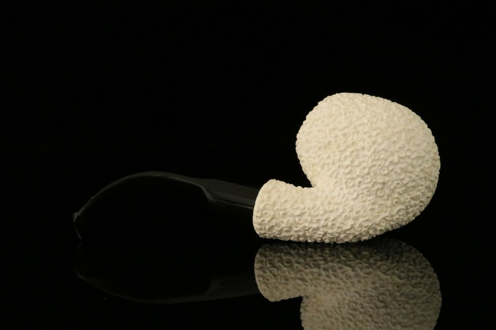 srv Premium - Rusticated Apple Block Meerschaum Pipe with fitted case M3226