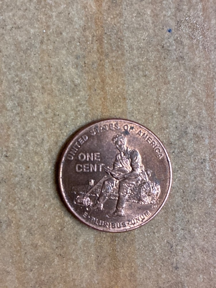 2009 Lincoln Sitting On A Log Penny No MINT Mark