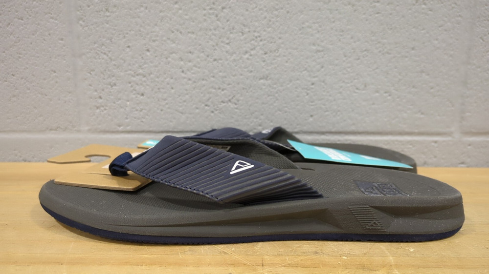 NWT Men’s Reef Phantom II Grey/Navy High Arch Support Size 9