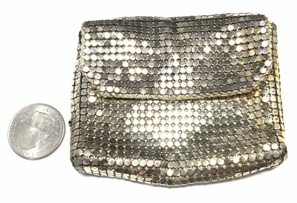 Whiting & Davis Silver Beaded Clutch Change Purse KX501