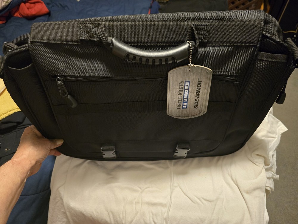 Uncle Mike's Law Enforcement Side-Armor Deluxe Range Bag Water Resistant