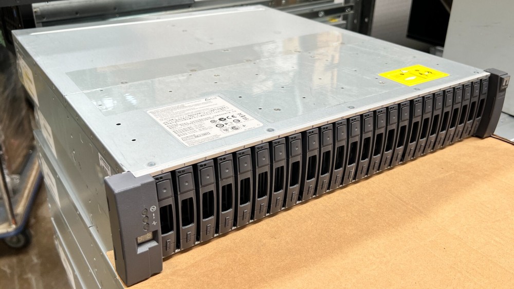 NetApp DS2246 NAJ-1001 Disk Array NO HDDs | 2x IOM6 2x PSU