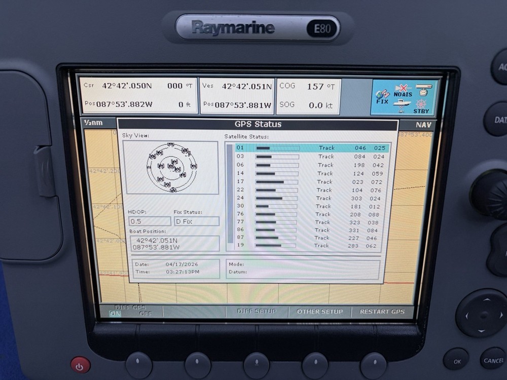 Raymarine E80 Classic GPS Chartplotter Multifunction Display W/ Cover; Tested