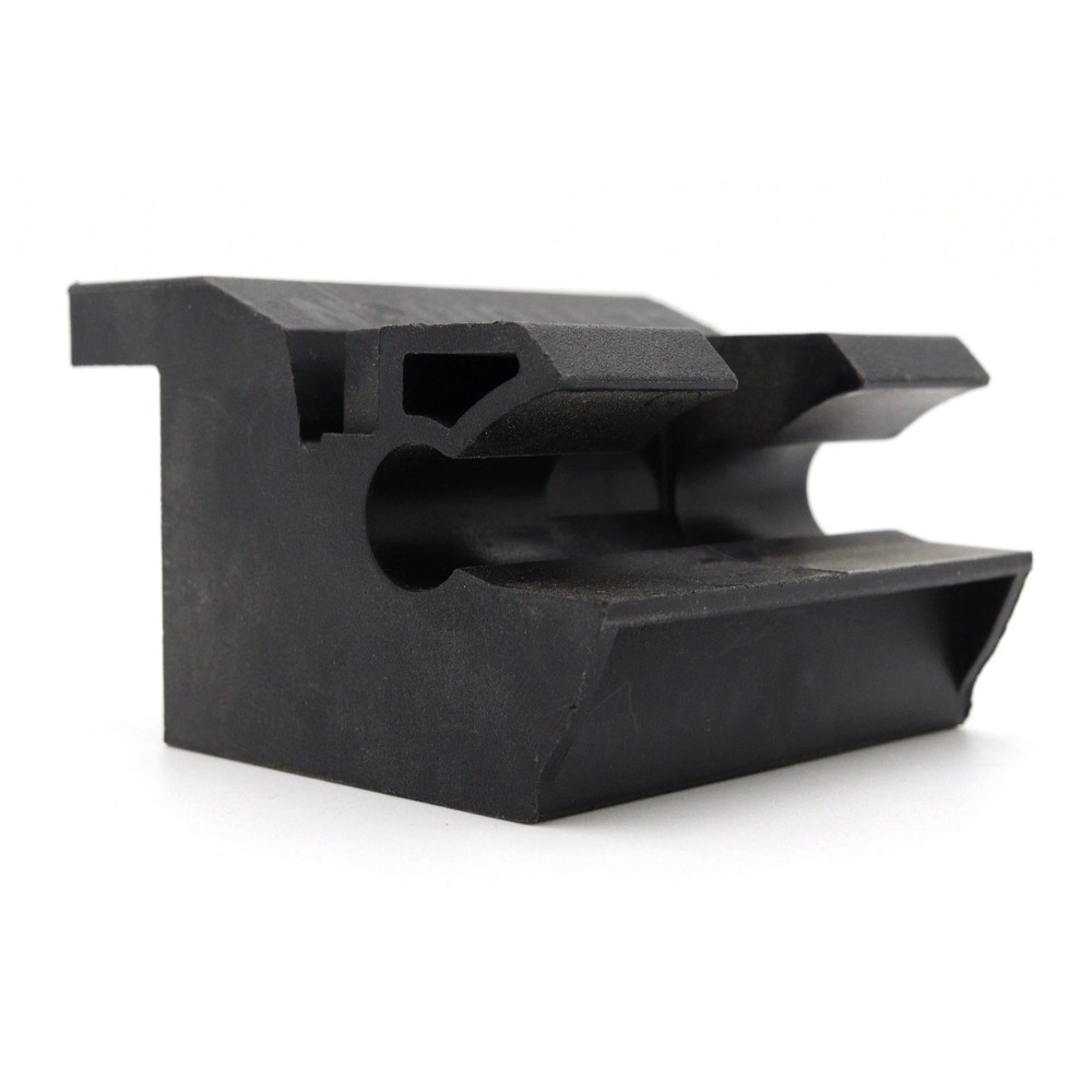 Centurion Garage Doors Hinge (Centre) Quick-Fit
