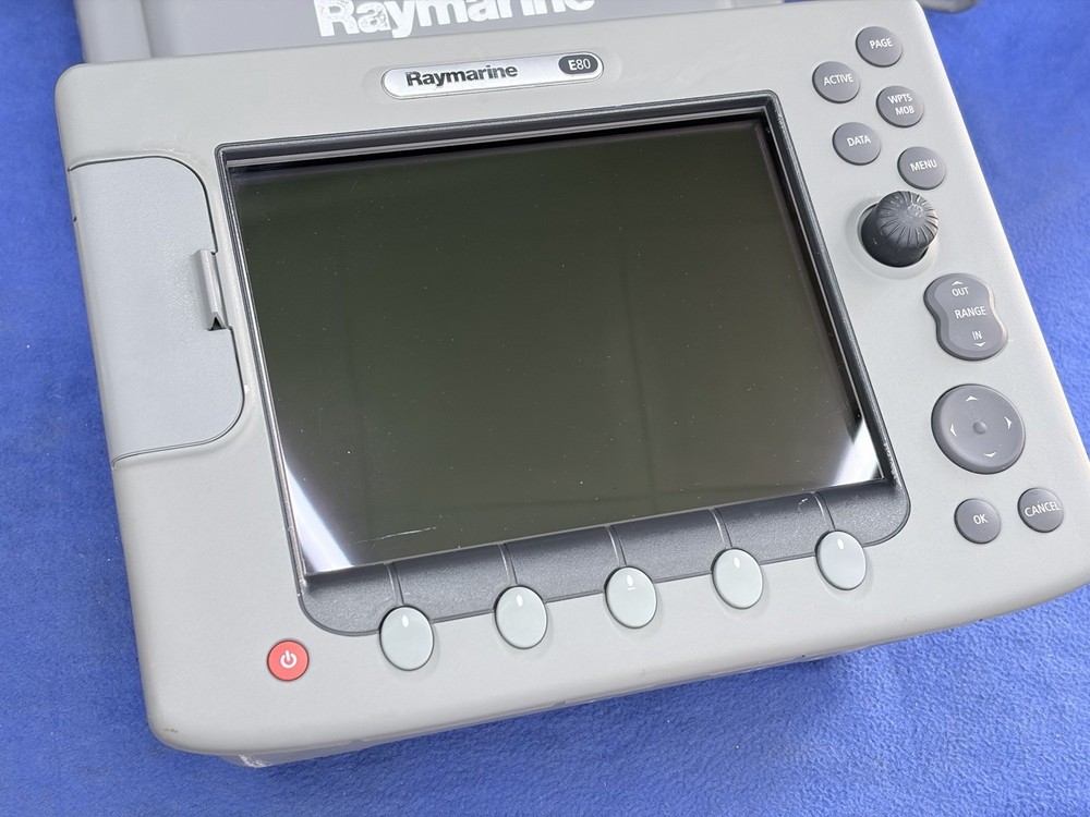 Raymarine E80 Classic GPS Chartplotter Multifunction Display W/ Cover; Tested