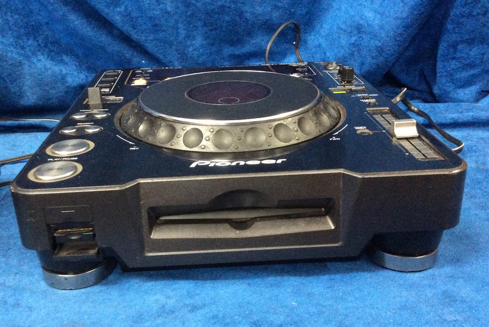 PIONEER COMPACT DISC PLAYER CDJ-1000MK3