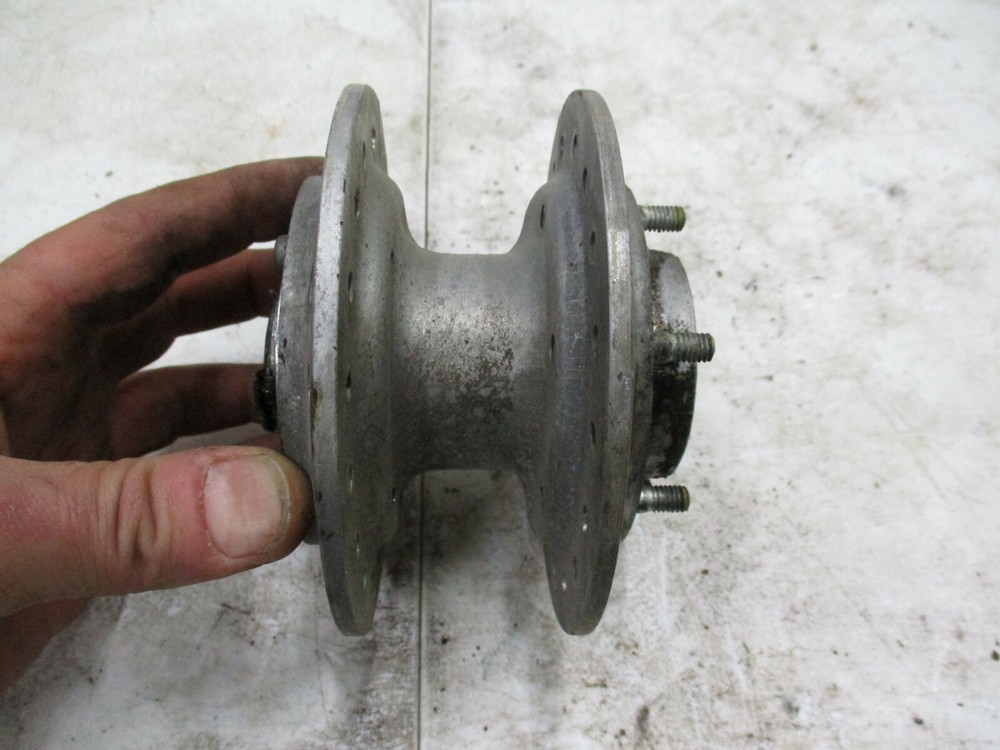 Front hub 1975 Honda CB200 CB 200