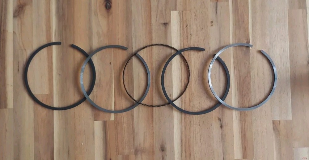 International Navistar Piston Ring Kit (I236)