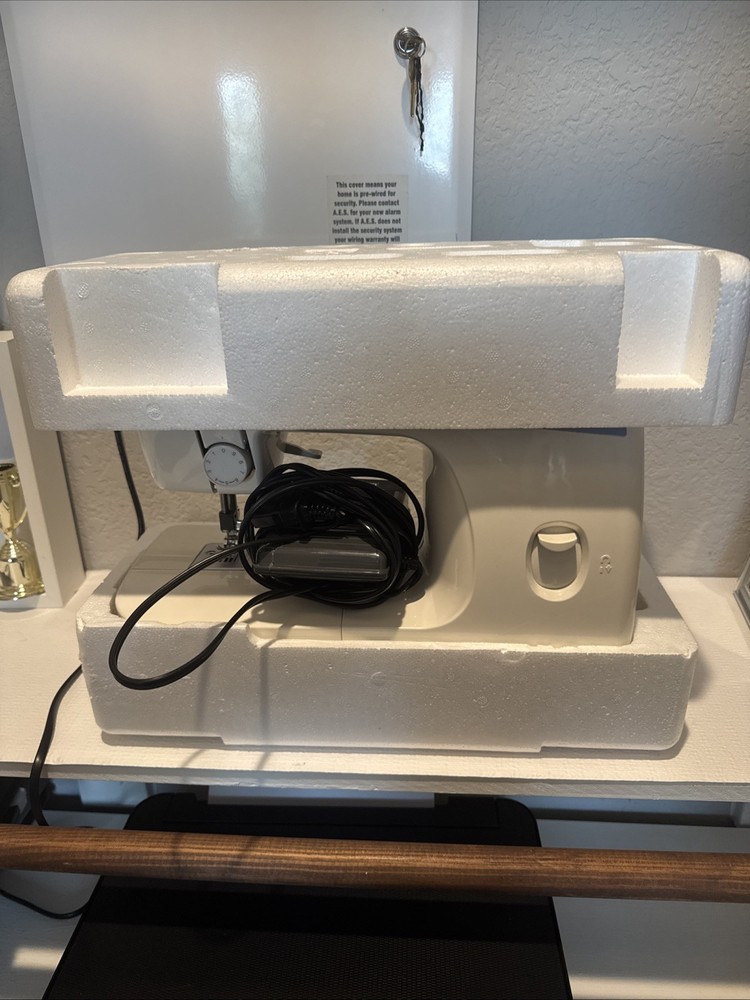 Brother LS-2125b Mechanical Sewing Machine