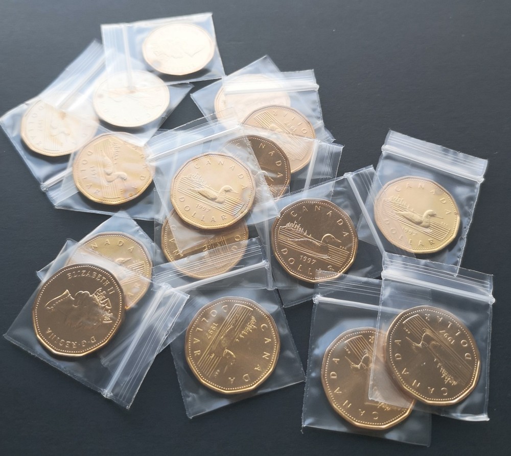 ***  CANADA  LOONIE  1997  ***  FROM  MINT  SET  ***  BETTER  DATE  ***