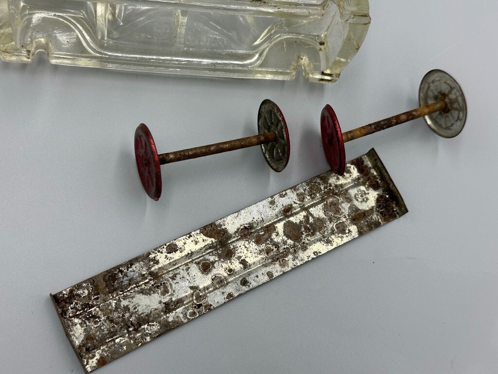 1914 FIRE ENGINE Stough Figural Glass CANDY CONTAINER Vintage E&A 223 Tin Wheels