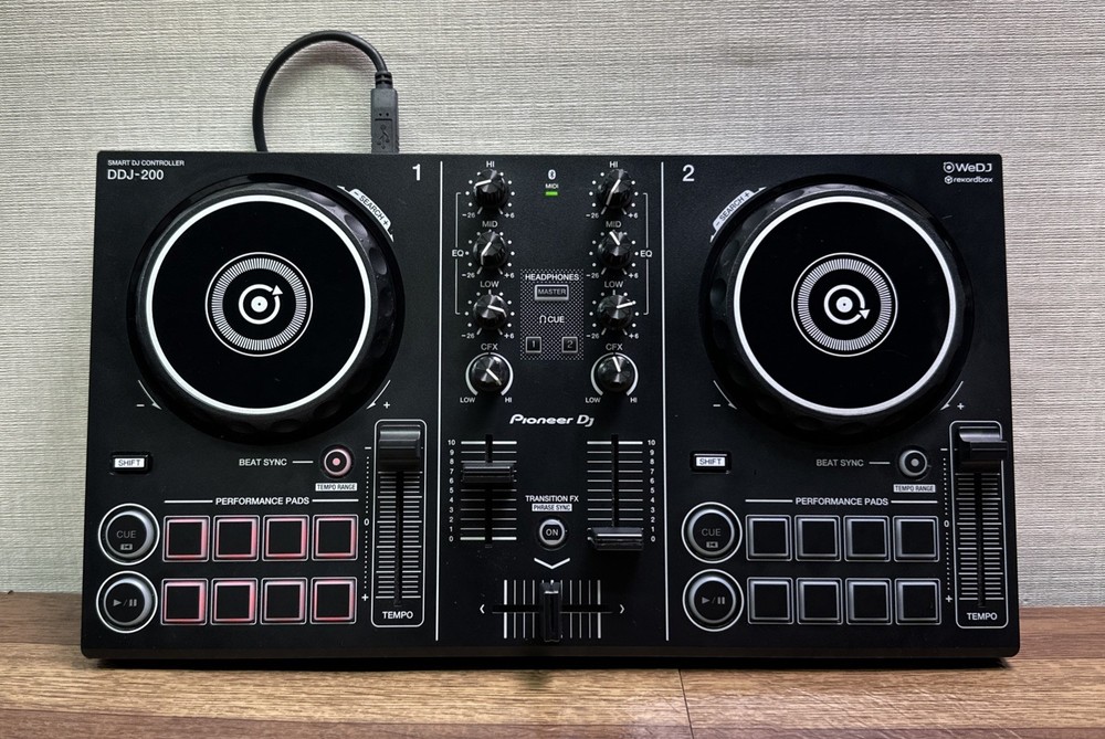 Pioneer DJ DDJ-200 DJ Controller