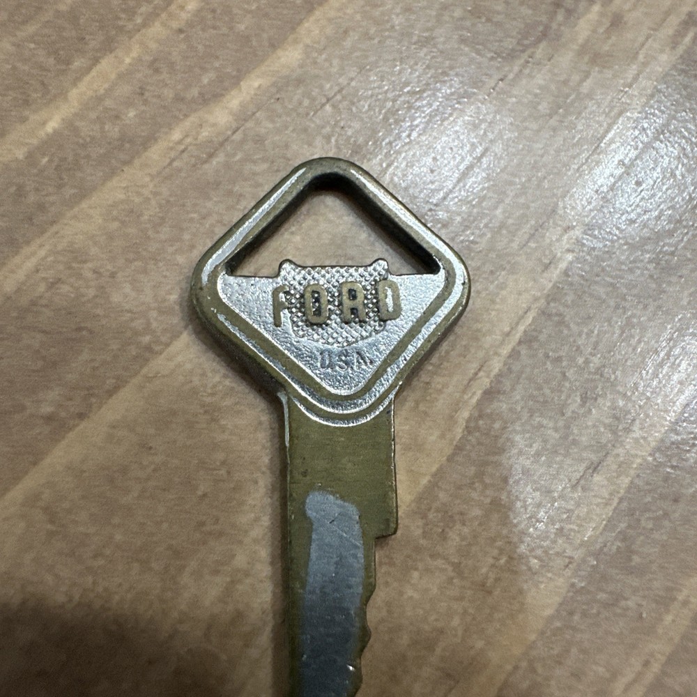 Vintage Ford Key triangle 40’s 50’s