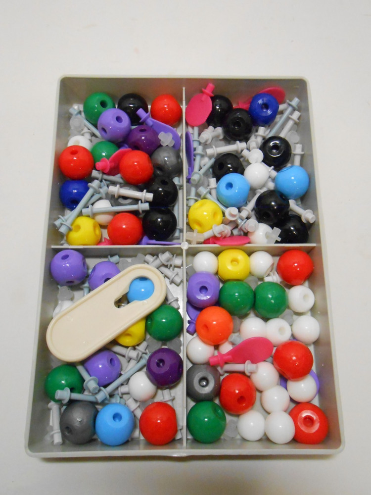 ADVANCED MOLECULAR MODELING KIT. 252 Pcs. Model 1-002. DALTON LABS.